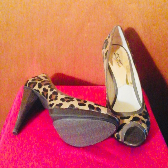 BNWT Michael by Michael Kors Heels - Picture 4 of 4